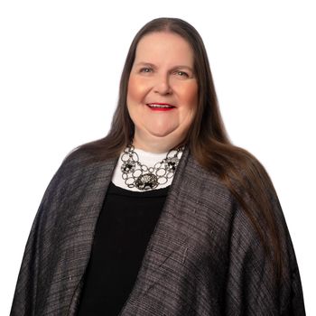 Portrait of Elise Simpson Einselen, REALTOR®.